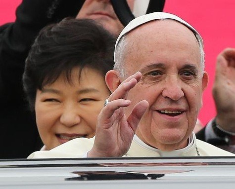 Le pape François est arrivé en République de Corée  - ảnh 1